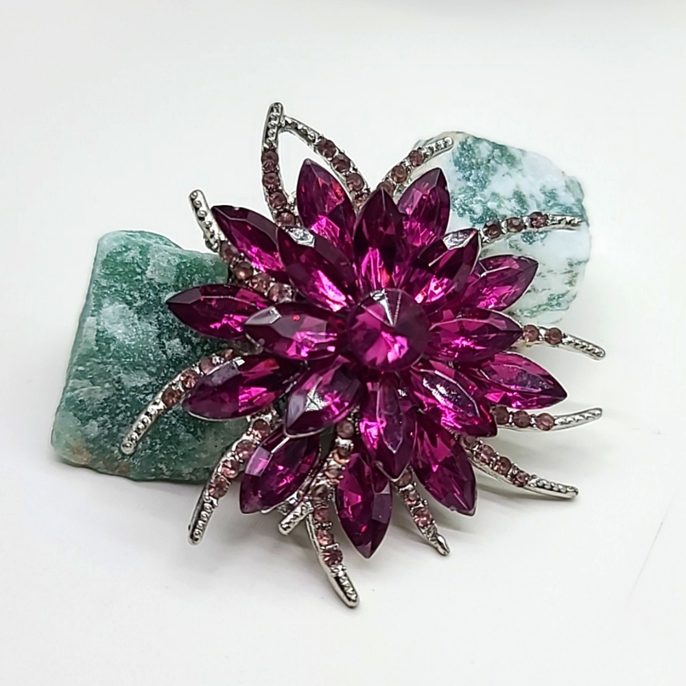 Vintage Unsigned Deep Purple Rhinestone Floral Spray! Great Deep Color!